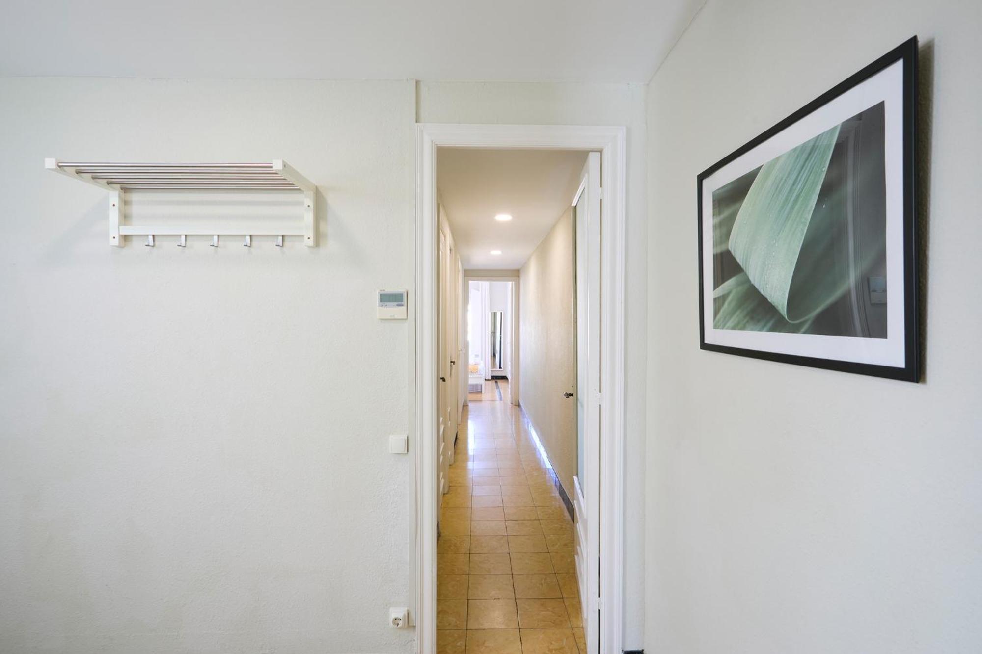 63Par1016- Sunny Apartment In Paralel Barcelona Exteriér fotografie